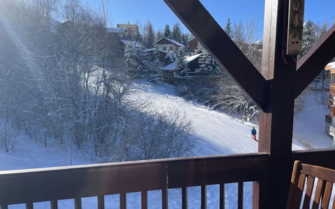 Balcons des Pistes C: Schnee, Holz, Winter, Einfrieren, Zaun, Geländer, Baluster, Daylighting, Balkon, Eis