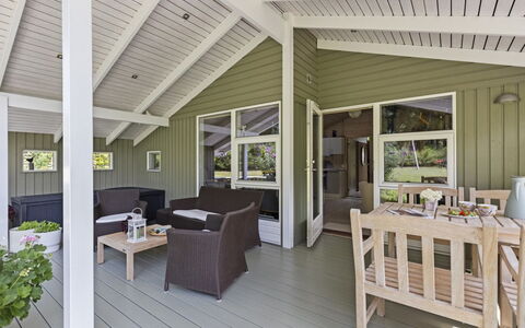 Franke - 1.2Km from the Sea: Holz, Decke, Flooring, Interior Design, Zuhause, Holzboden, Fussboden, Hartholz, Veranda, Tür