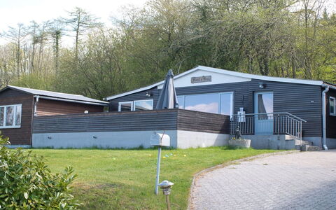 Hilde - 75M from the Sea: Blau, Hütte, Haus, Zuhause, Bauernhaus, Estate, Abstellgleis