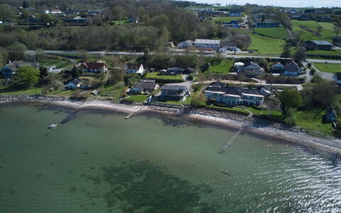 Hilde - 75M from the Sea: Blau, Hütte, Haus, Zuhause, Bauernhaus, Estate, Abstellgleis
