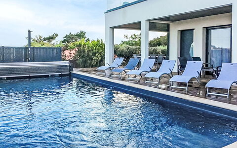 Villa Dune: Schwimmbad, Verbundwerkstoff, Resort, Estate, Gartenmöbel, Schatten, Villa, Hotel, Eco Hotel, Stuhl