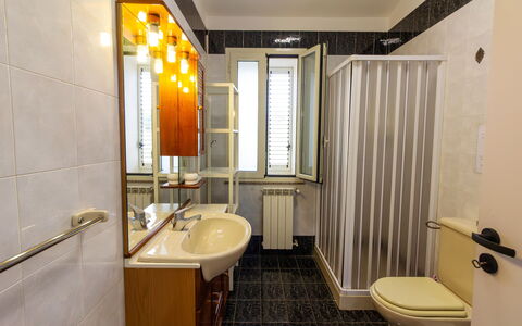 Villa Ninfa: Armatur, Interior Design, Flooring, Badezimmer, Fussboden, Bad Sink, Sinken, Zimmer, Zapfhahn, Installation