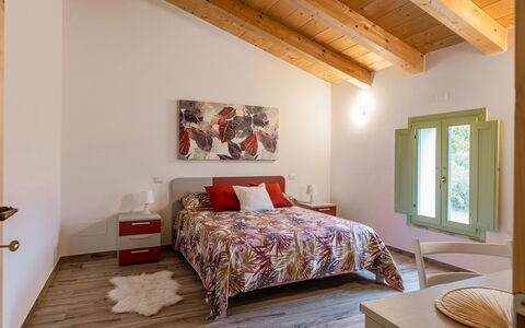 Villa Zena: Interior Design, Möbel, Flooring, Wand, Fussboden, Holz, Decke, Zimmer, Bett, Schlafzimmer