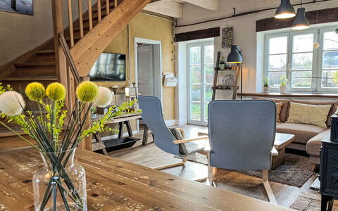 Ferienscheune: Möbel, Interior Design, Flooring, Holz, Stuhl, Zuhause, Fussboden, Holzboden, Wohnzimmer, Couch