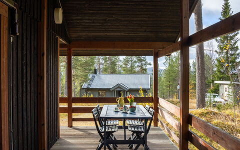 Lofsdalen Fjällnästet: Holz, Veranda, Hartholz, Zuhause, Hütte, Decke, Deck, Holzbeize, Planke, Schatten