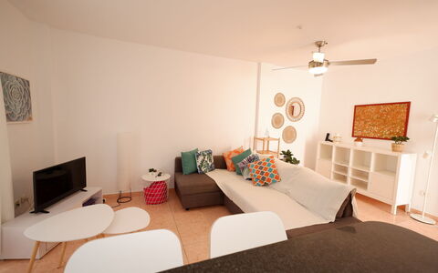 La Rosaleda: Möbel, Interior Design, Flooring, Fussboden, Wand, Couch, Zimmer, Holz, Decke, Wohnzimmer
