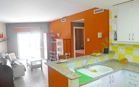 Las Dunas: Zimmer, Eigentum, Gelb, Orange, Küche, Möbel, Gebäude, Interior Design, Haus, Cabinetry