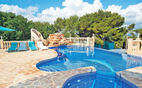 Toscamolino: Schwimmbad, Eigentum, Freizeit, Resort, Urlaub, Wasser, Grundeigentum, Gebäude, Himmel, Ferienort