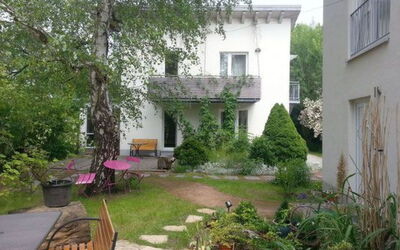 Moderne Erdgeschoss-Wohnung mit Terrasse