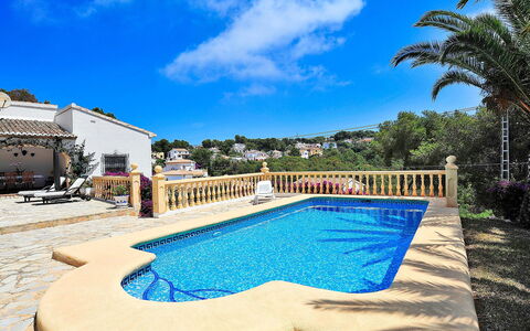 Lucie: Eigentum, Schwimmbad, Grundeigentum, Haus, Gebäude, Urlaub, Estate, Zuhause, Azurblau, Villa