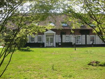 Landgut mit Blick auf das Wasser