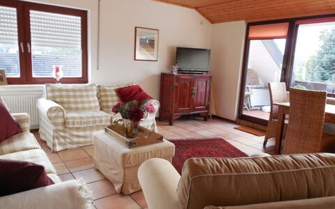 Exklusive Ferienwohnung mit Loggia am Waldrand