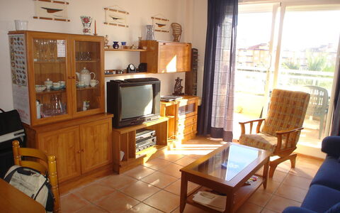 La Senia: Zimmer, Eigentum, Wohnzimmer, Möbel, Gebäude, Haus, Interior Design, Fussboden, Grundeigentum, Zuhause