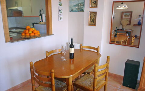 La Senia: Zimmer, Esszimmer, Eigentum, Möbel, Küche & Esszimmer Tisch, Tabelle, Gebäude, Haus, Interior Design, Grundeigentum