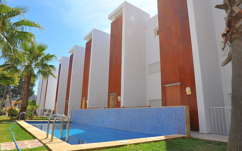 Atarazanas: Eigentum, Die Architektur, Haus, Gebäude, Baum, Freizeit, Grundeigentum, Gras, Urlaub, Zuhause