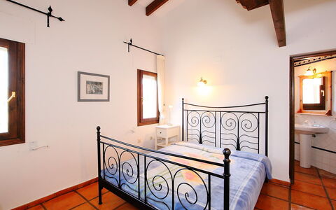 Paraje de Libertad: Eigentum, Zimmer, Schlafzimmer, Bett, Möbel, Gebäude, Haus, Decke, Grundeigentum, Interior Design