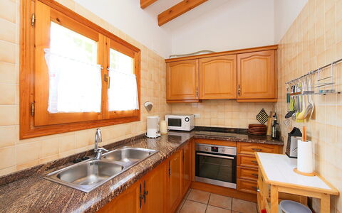 Monte Y Mar: Eigentum, Zimmer, Küche, Gebäude, Countertop, Möbel, Cabinetry, Haus, Grundeigentum, Interior Design