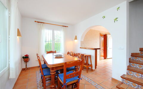 Inma: Eigentum, Zimmer, Gebäude, Möbel, Fussboden, Interior Design, Grundeigentum, Haus, Tabelle, Esszimmer