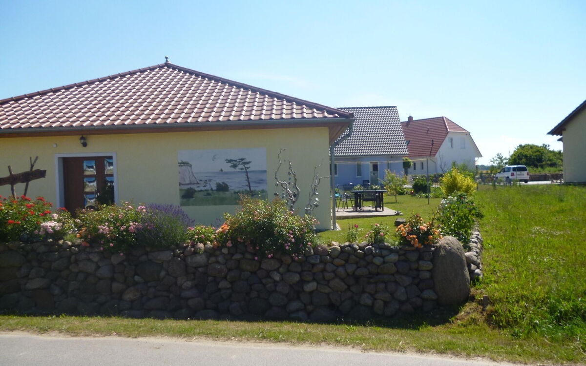 Moderne Erdgeschosswohnung mit Blick auf Hiddensee