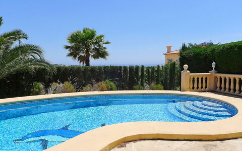 Lina: Schwimmbad, Eigentum, Grundeigentum, Urlaub, Azurblau, Haus, Resort, Freizeit, Gebäude, Estate