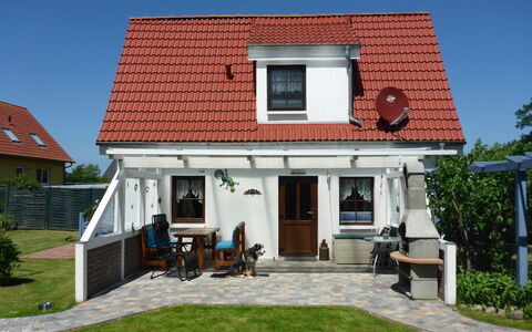 Behagliches Ferienhaus mit Garten und Terrasse