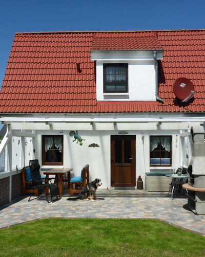 Behagliches Ferienhaus mit Garten und Terrasse