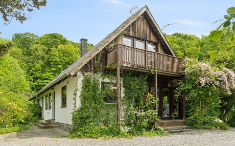 Mirija - 350M from the Sea: Holz, Zuhause, Veranda, Deck, Hartholz, Dach, Holzbeize, Holzboden, Eco Hotel