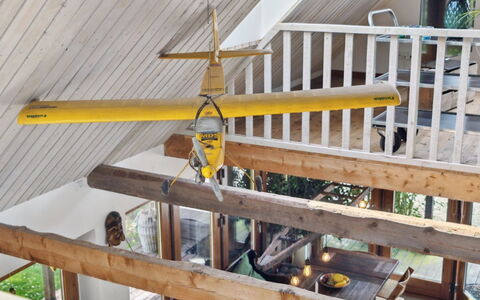 Mirija - 350M from the Sea: Holz, Zuhause, Veranda, Deck, Hartholz, Dach, Holzbeize, Holzboden, Eco Hotel