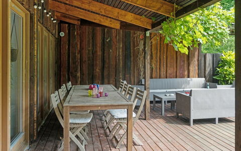 Mirija - 350M from the Sea: Holz, Zuhause, Veranda, Deck, Hartholz, Dach, Holzbeize, Holzboden, Eco Hotel