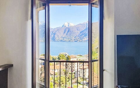 Lakeview Menaggio: Gebirge, Glas, Balkon, Eco Hotel, Grat, Holzbeize, Hartholz, Zimmerpflanze, Daylighting