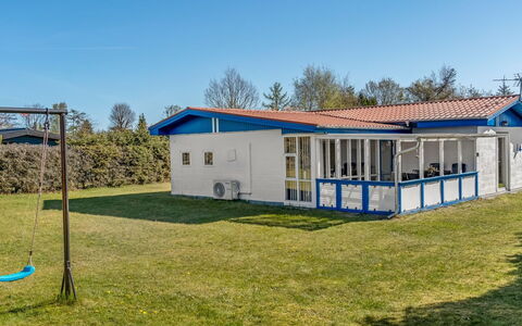 Allyson - from the Sea: Zuhause, Schatten, Hütte, Rasen, Garten, Veranda, Gartenbauten, Outdoor Struktur, Schuppen, Bauernhaus