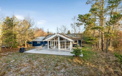 Åse - 1.3Km from the Sea: Möbel, Holz, Interior Design, Flooring, Fussboden, Stuhl, Zimmer, Decke, Wohnzimmer, Wohnung