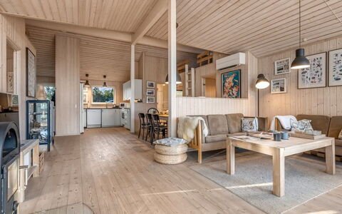 Åse - 1.3Km from the Sea: Möbel, Holz, Interior Design, Flooring, Fussboden, Stuhl, Zimmer, Decke, Wohnzimmer, Wohnung