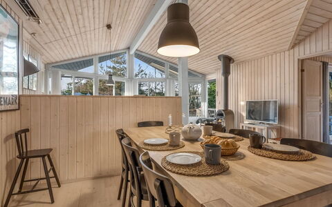Åse - 1.3Km from the Sea: Möbel, Holz, Interior Design, Flooring, Fussboden, Stuhl, Zimmer, Decke, Wohnzimmer, Wohnung