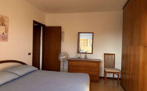 A Due Passi dal Mare, Terrazza, Pet Friendly: Interior Design, Möbel, Bett, Flooring, Holz, Fussboden, Schlafzimmer, Zimmer, Decke, Bettdecke