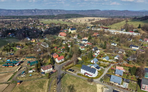 Ruzova 101: Vogelperspektive, Wohngebiet, Landschaft, Luftaufnahmen, Nachbarschaft, Einfach, Vorort, Ländliches Gebiet, Grundstueck, Menschliche Siedlung
