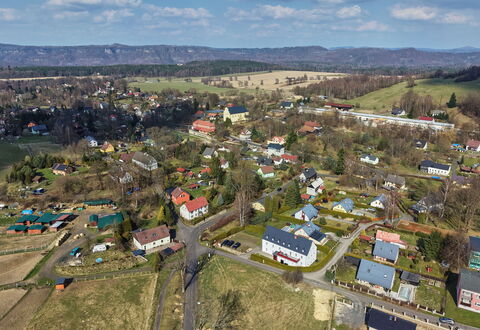 Ruzova 101: Vogelperspektive, Wohngebiet, Landschaft, Luftaufnahmen, Nachbarschaft, Einfach, Vorort, Ländliches Gebiet, Grundstueck, Menschliche Siedlung