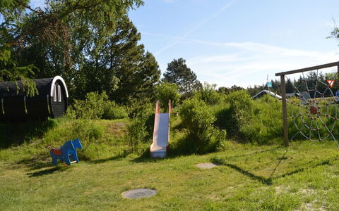 Juditha - 750M from the Sea: Gras, Strauch, Landschaft, Grundstueck, Garten, Rasen, Wiese, Park