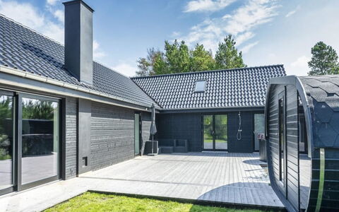 Locan - 1.2Km from the Sea: Landscaping, Garten, Gartenbauten, Abstellgleis, Outdoor Struktur, Fahrrad, Aluminium, Hinterhof
