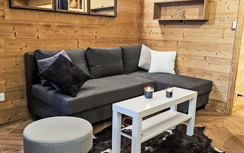 Joker: Holz, Möbel, Flooring, Interior Design, Fussboden, Decke, Wohnung, Zimmer, Holzbeize, Stuhl