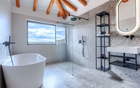 Maison Paradis: Holz, Möbel, Flooring, Interior Design, Fussboden, Decke, Wohnung, Zimmer, Holzbeize, Stuhl