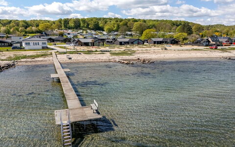 Catalina - 30M from the Sea: Möbel, Holz, Interior Design, Flooring, Fussboden, Stuhl, Zimmer, Decke, Wohnzimmer, Wohnung