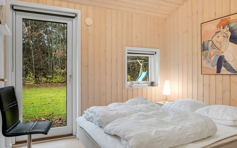 Hemfrith - 500M to the Fjord: Schlafzimmer, Holz, Bett, Interior Design, Bettdecke, Decke, Zuhause, Möbel, Bedding, Zimmer