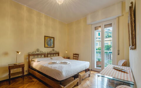 Nerina: Interior Design, Wand, Möbel, Bett, Fussboden, Holz, Schlafzimmer, Flooring, Zimmer, Bettdecke