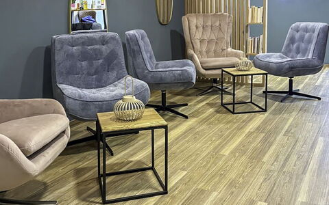 Sankt Jakob im Rosental 1: Möbel, Flooring, Interior Design, Holzboden, Holz, Fussboden, Laminatboden, Wohnzimmer, Stuhl, Beleuchtung