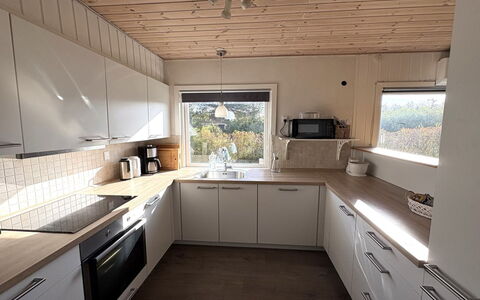Haralde - 1.4Km from the Sea: Weiss, Nummer, Steigung, Design