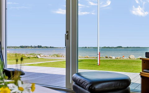 Eljas - 10M from the Sea: Meer, Ozean, Küste, Schatten, Ufer, Stuhl, Strand, Gartenmöbel, Eco Hotel