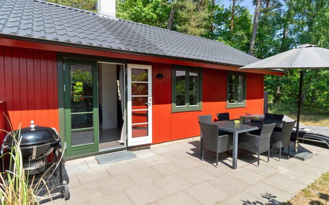 Wale - 100M from the Sea: Holz, Möbel, Wohnung, Zimmer, Decke, Holzbeize, Stuhl, Hartholz, Lack, Holz