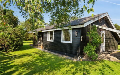 Roald - 320M from the Sea: Holz, Möbel, Wohnung, Zimmer, Decke, Holzbeize, Stuhl, Hartholz, Lack, Holz