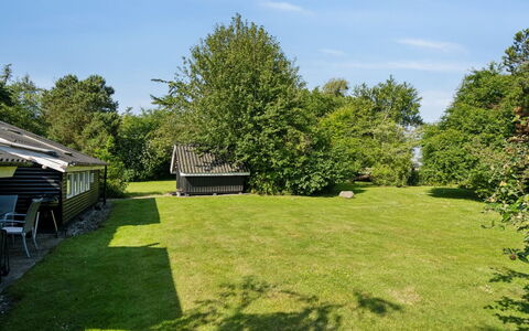 Roald - 320M from the Sea: Holz, Möbel, Wohnung, Zimmer, Decke, Holzbeize, Stuhl, Hartholz, Lack, Holz